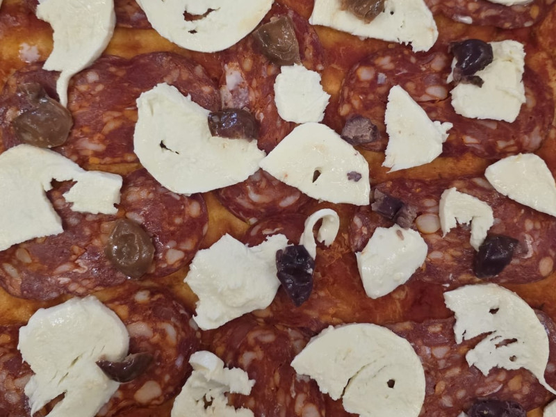 Porzione di Pizza Salame